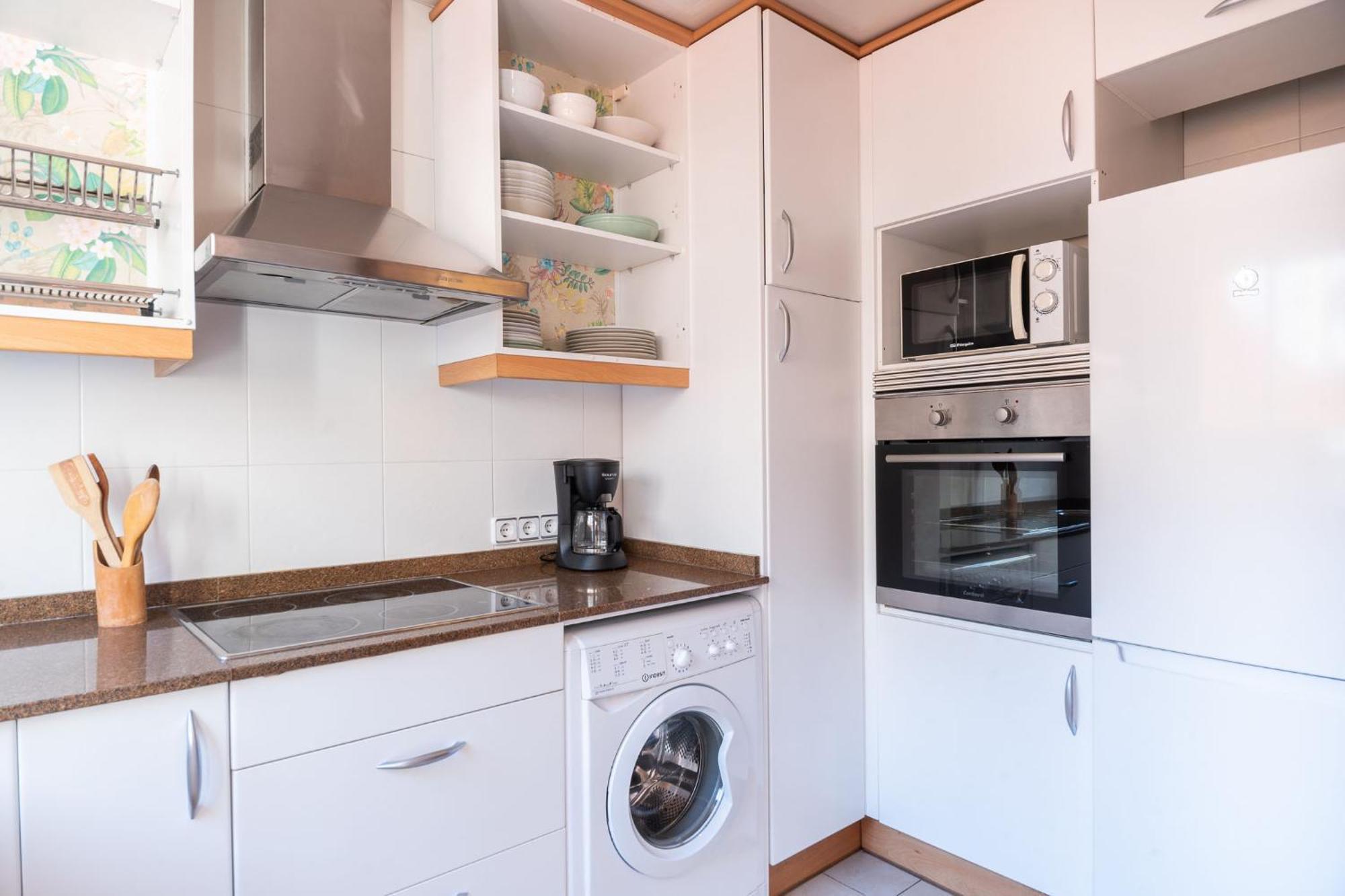 Spacious & Sunny Apt With Terrace In The City Center Barcelone Extérieur photo