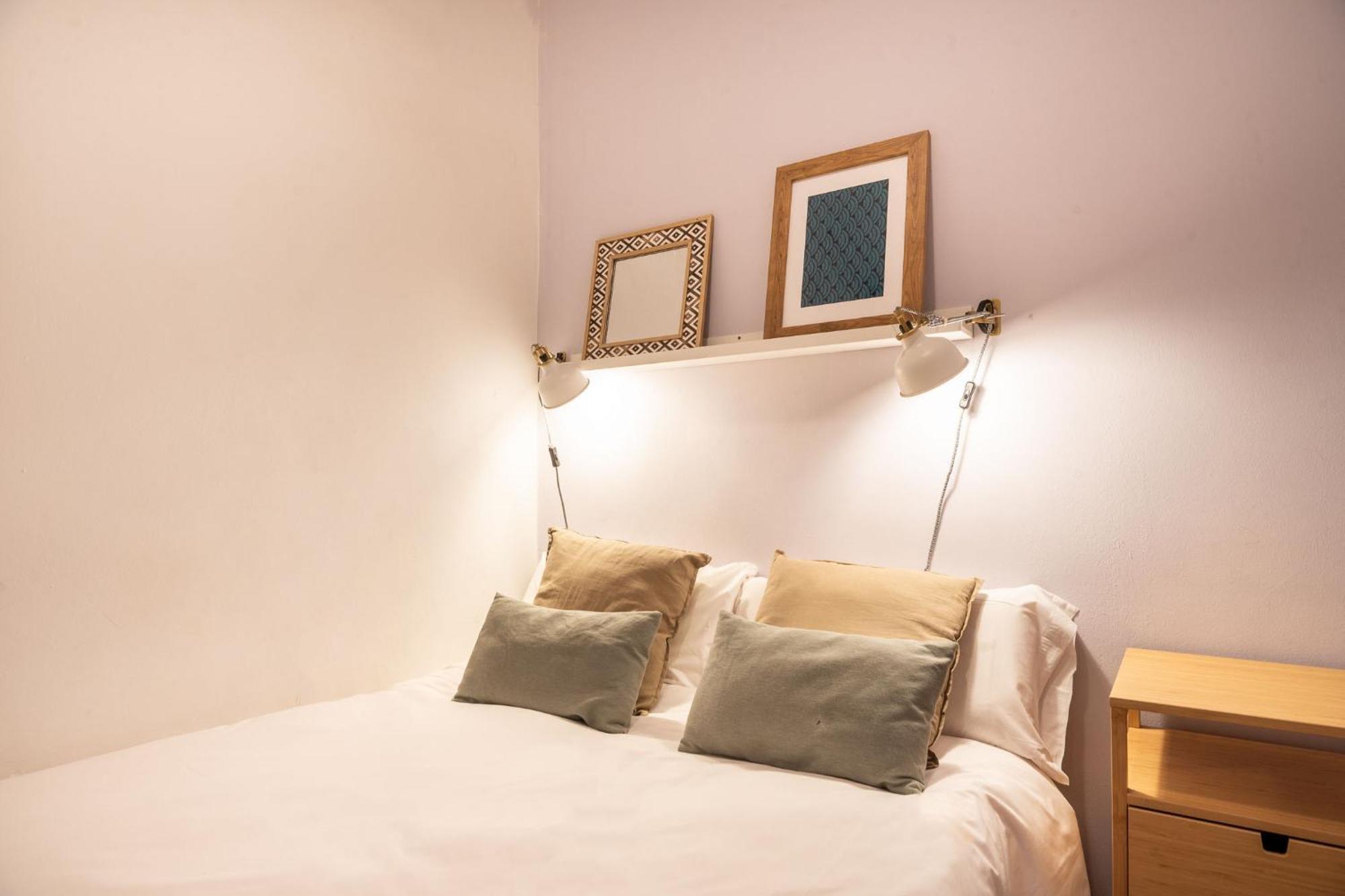 Spacious & Sunny Apt With Terrace In The City Center Barcelone Extérieur photo