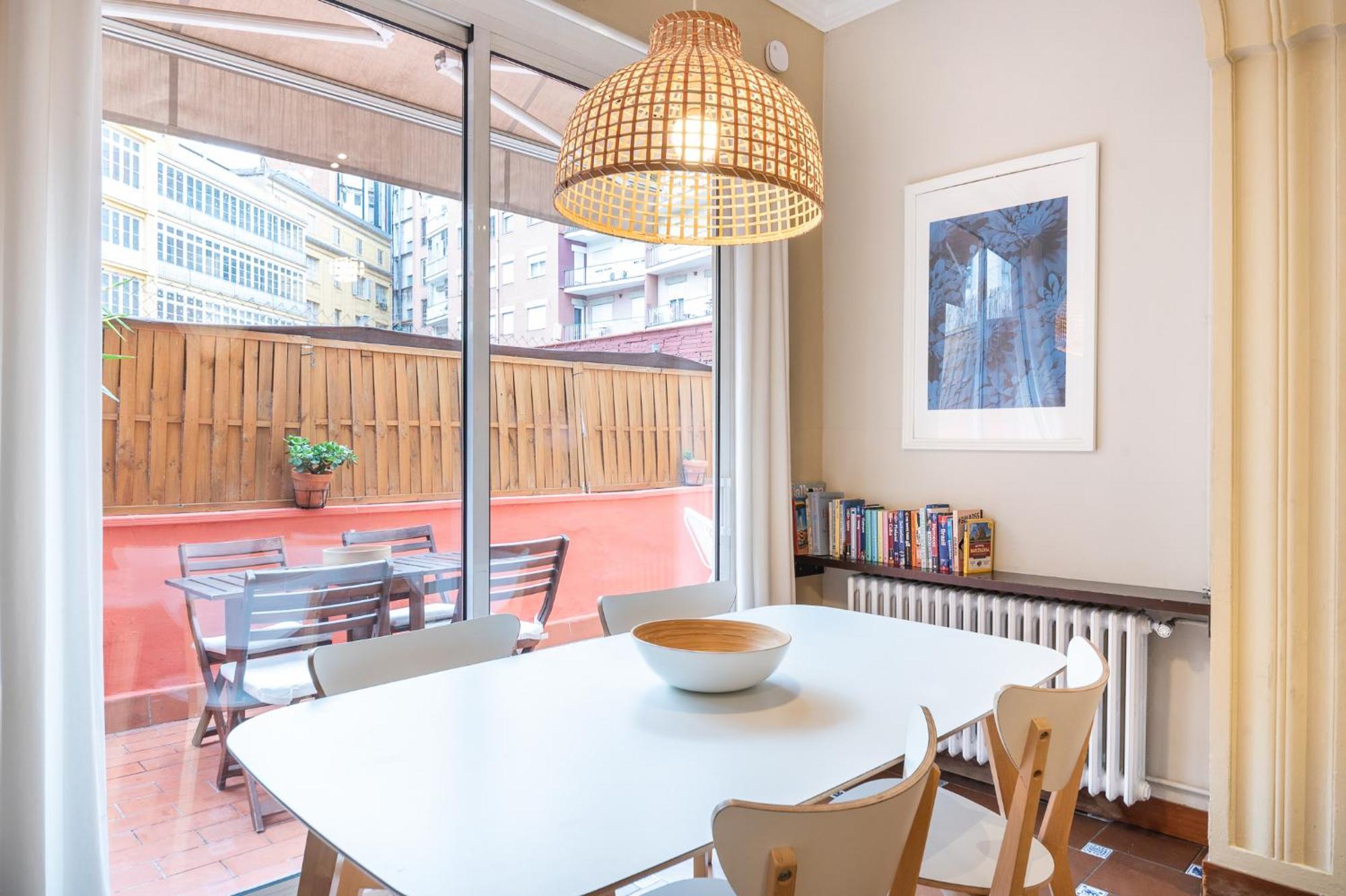 Spacious & Sunny Apt With Terrace In The City Center Barcelone Extérieur photo