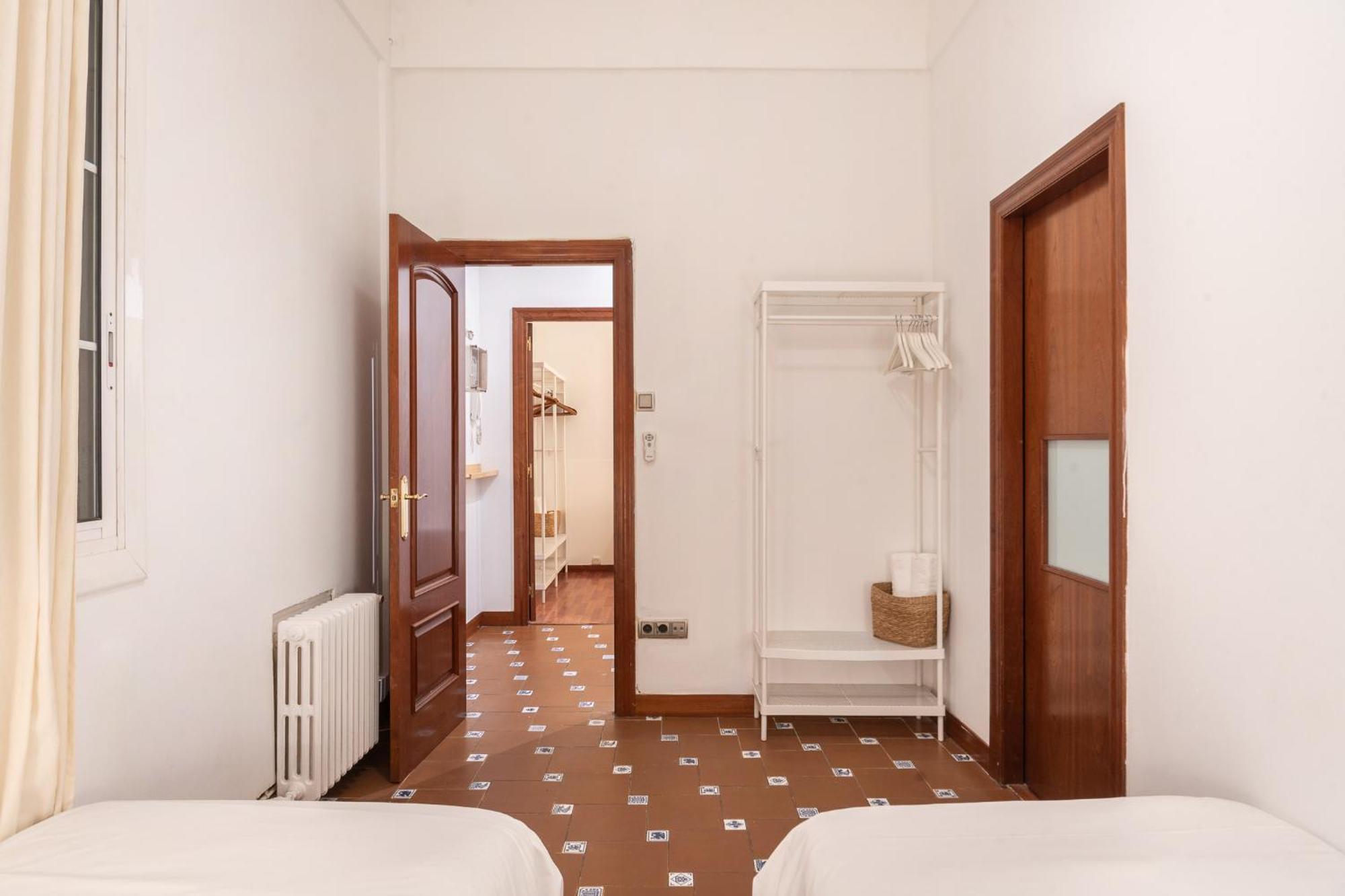 Spacious & Sunny Apt With Terrace In The City Center Barcelone Extérieur photo